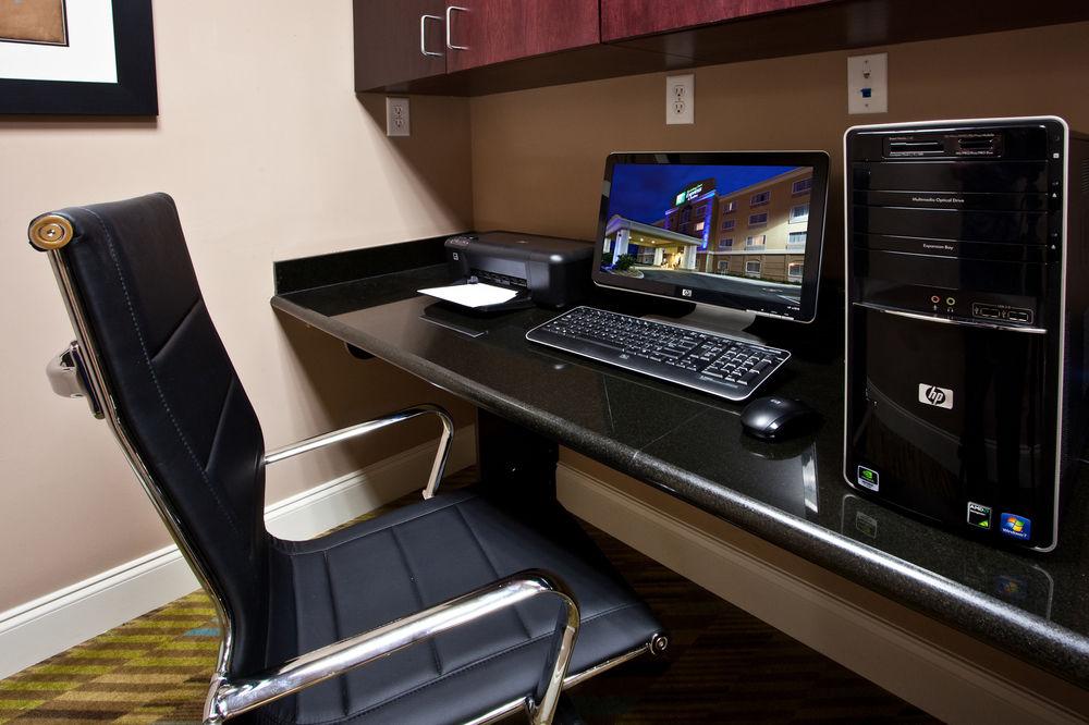 Holiday Inn Express Palatka Northwest By Ihg Exterior foto